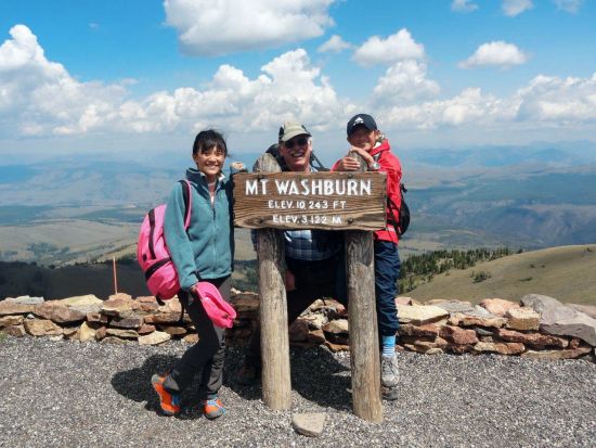 世界遺産イエローストーン国立公園3泊4日ツアー　公園公認エキスパートガイドがご案内 ＜4～10月／貸切／日本語ガイド／ボーズマン空港発着＞