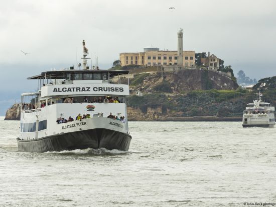 アルカトラズ島上陸＆サンフランシスコ市内 1日観光ツアー　ゴールデンゲートブリッジやチャイナタウンなど主要スポットをめぐる ＜英語ガイド＞