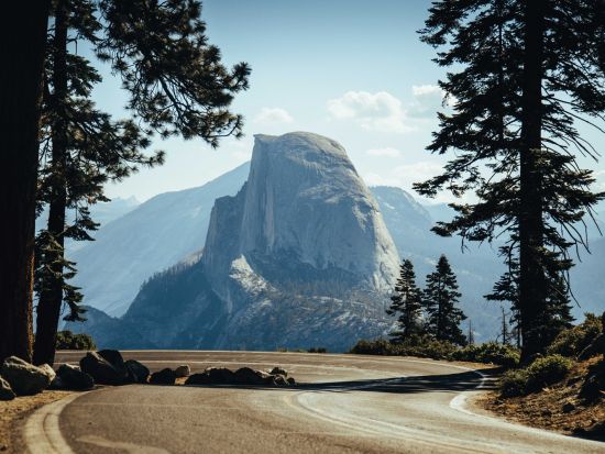 【日本語音声ガイド付き】ヨセミテ国立公園 日帰り観光ツアー　ハイキング＆園内ガイドツアー＆2時間の自由散策あり＜英語ガイド＞