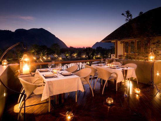 DINING UNDER THE STARTS 2