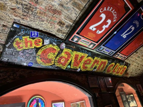 ビートルズの栄光の軌跡をたどる　ファン必見！リバプール発マジカルミステリーツアー ＜キャヴァーン・クラブ入場／キャヴァーン・レストラン割引＞