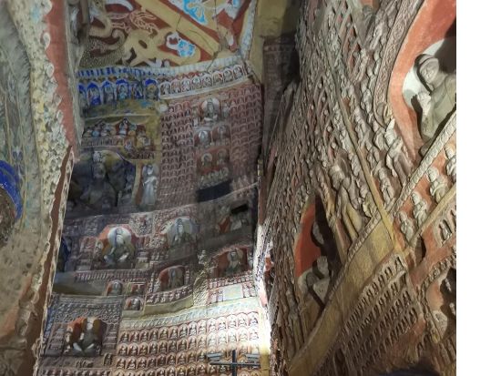 山西省大同市を巡る1日観光ツアー　世界遺産「雲崗石窟」＋断崖絶壁に建てられた寺院「懸空寺」＜貸切／本場の刀削麺ランチ／日本語ガイド／大同発＞