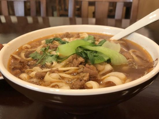 山西省大同市を巡る1日観光ツアー　世界遺産「雲崗石窟」＋断崖絶壁に建てられた寺院「懸空寺」＜貸切／本場の刀削麺ランチ／日本語ガイド／大同発＞