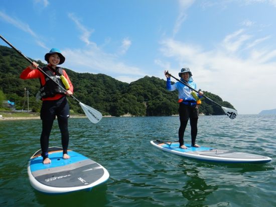 スタンドアップパドル（SUP）体験　穏やかな瀬戸内海の離島でのんびり水上散歩　レクチャー＆練習付きで初めての方でも安心！＜午前・午後／百島＞by Rakuoli