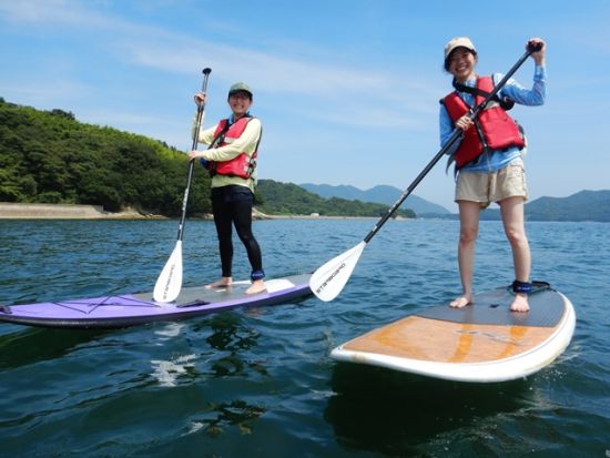 スタンドアップパドル（SUP）体験　穏やかな瀬戸内海の離島でのんびり水上散歩　レクチャー＆練習付きで初めての方でも安心！＜午前・午後／百島＞by Rakuoli