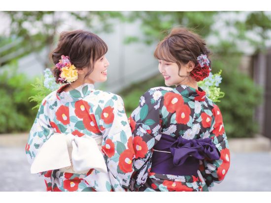 浴衣レンタル  華やかな浴衣で夏季を満喫 豊富なプランをご用意！＜6～9月／17時半返却／鎌倉小町通り店／鎌倉＞by VASARA 