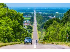 女満別空港送迎+そのまま観光タクシー 天に続く道、オシンコシンの滝など知床観光！出発日・到着日に便利＜3時間貸切／1～4名／女満別空港又は斜里町ウトロ温泉発着＞の写真