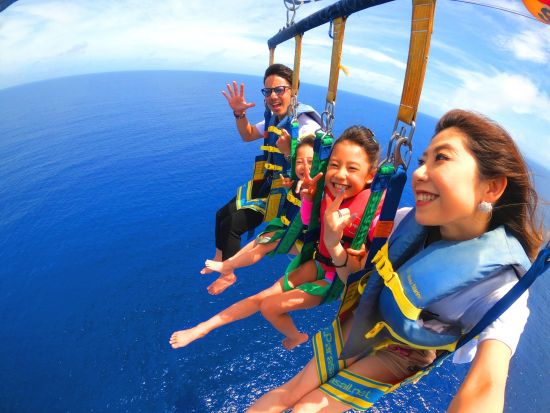 北部パラセーリング　沖縄最長パラセールロープ200ｍ！沖縄一のパラセール老舗店・実績＆利用者数NO.1！4Kカメラ・GoPro空撮無料写真プレゼント＜本部町発＞