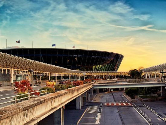 【空港送迎】コート・ダジュール空港 ⇔ ニース市内・カンヌ・モナコ ＜貸切／日本語ドライバー＞