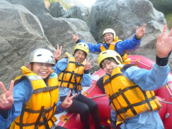 吉野川ラフティング　ファミリー層におすすめ！吉野川の川下り＆川遊び＜4～11月／半日／大豊町＞by You Me Rafting