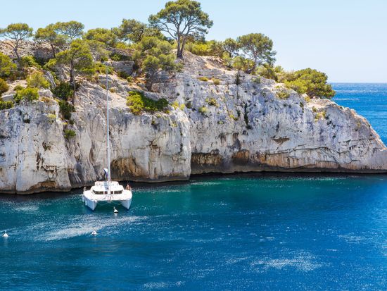 pixta_11785735_M cassis