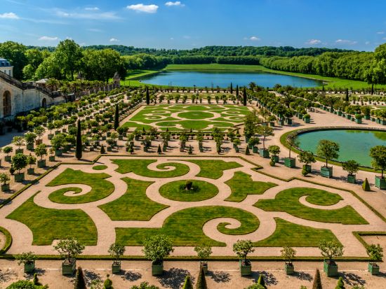 世界遺産ベルサイユ宮殿 プライベートツアー　公認日本語ガイドやマルシェ散策付きなど選べるプラン ＜定員6名／送迎付き／パリ発＞by EMI