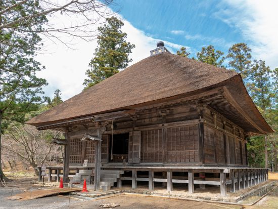 貸切観光タクシー 世界遺産「平泉」をじっくり観光 奥州藤原3代が築いた浄土の世界 中尊寺金色堂・毛越寺・達谷の窟＆岩手県の名勝、厳美渓を訪れる旅＜花巻発一関着＞