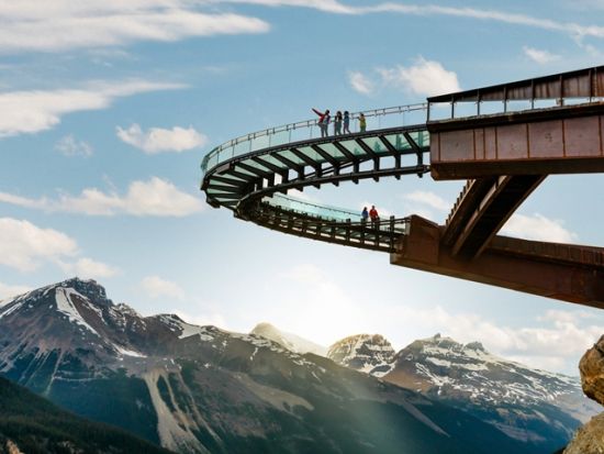 世界遺産カナディアンロッキー　コロンビア大氷原＆氷河観光道路アイスフィールドパークウェイ 観光ツアー ＜6～10月／日本語ガイド＞by バンフトップツアーズ