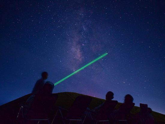 星空案内人と行く鬼岳星空ナイトツアー 煌めく星空の解説と天文台から望遠鏡で夜空を観賞 一部ホテル送迎付プランあり＜木金土／福江島・五島市＞ by五島市観光協会