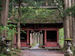 Japan_Nagano_戸隠神社_奥社参道(随神門)pixta_65981543_M