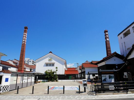 Japan_Hiroshima_西条本町歴史広場（酒蔵通り）_pixta_75427023_M