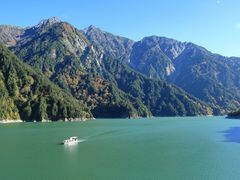 Japan_Toyama_黒部湖遊覧船ガルベpixta_58914644_M
