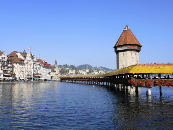 中央スイス アルプスの美しい村めぐりツアー　古都ルツェルン＆天使の里エンゲルベルク ＜チューリッヒ発＞