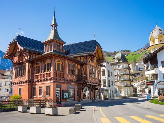 Engelberg_pixta_23857765_M