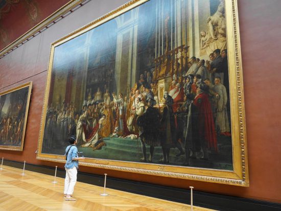 6～8月限定！おすすめガイド ソレーヌさんがご案内 夜のルーブル美術館 見学ツアー＜水曜日／日本語ガイド＞