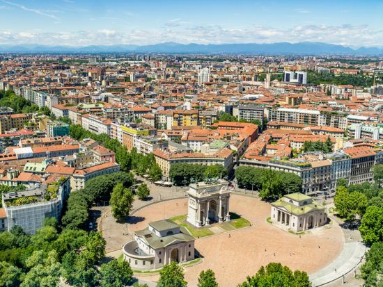 【空港送迎】ミラノ リナーテ空港 ⇔ ミラノ市内ホテル ＜貸切＞by Max Harvest