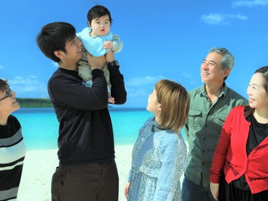 ファミリーフォト　撮影場所のリクエスト可能！サクッと旅の思い出に写真撮影＜50カット／宮古島＞