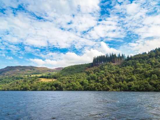 pixta_78136918_M_Loch Ness