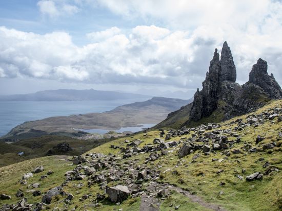 スコットランド3泊4日ツアー　翼の島「スカイ島」＆ハイランド地方西部 ＜カイル・オブ・ロカルシュなど宿泊／英語ドライバーガイド／エジンバラ発＞