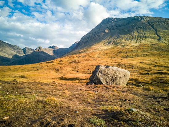 pixta_46401660_M_Cuillin Mountains