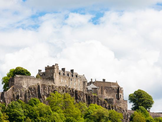pixta_14208030_M_Stirling Castle