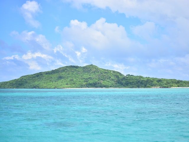 グラスボート遊覧ツアー 島全体が聖域の大神島周辺を遊覧！女性