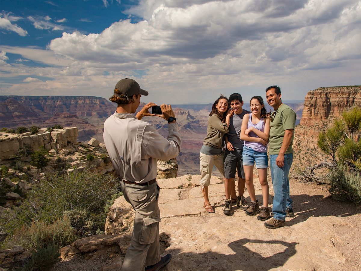 グランドサークル日帰り 世界遺産グランドキャニオン ＜昼食付き