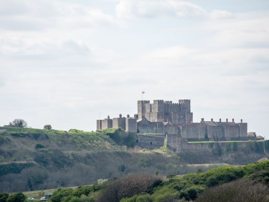 リーズ城＆世界遺産カンタベリー＆ドーバー　1日観光ツアー ＜テムズ川クルーズ付き／ロンドン発＞