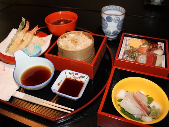 ST 天㐂てんき「三段弁当」