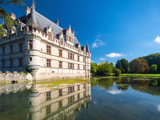 pixta_31296485_M_Azay-le-Rideau