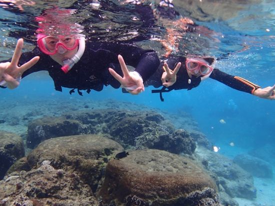 カヤックで行く無人島＆熱帯魚シュノーケル　3歳からOK！1グループ1ガイドの完全貸切ツアー　嬉しいシャワー＆更衣室付き＜恩納村＞by アンダゴ