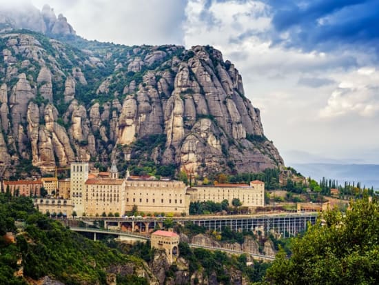 Spain_Catalonia_Montserrat_Monastery_123RF_35693008_ML
