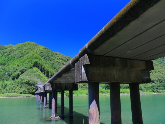 貸切観光タクシー にこ淵＋安居渓谷＋中津渓谷＋名越屋沈下橋 人気スポット全制覇！感動の仁淀ブルー1日観光＜8時間／選べる出発時間／高知市内発＞