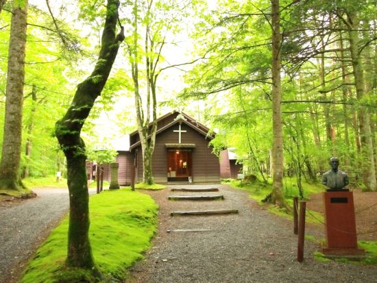 【愛犬連れOK】軽井沢ウォーキングツアー 聖パウロ教会や室生犀星記念館などの旧軽井沢定番スポットをガイドと巡る＜2時間／貸切／軽井沢町＞