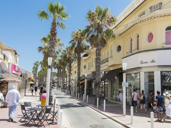 コートダジュール 終日観光ツアー　カンヌ＋アンティーブ＋サンポール・ド・ヴァンス＜英語／ニース発＞