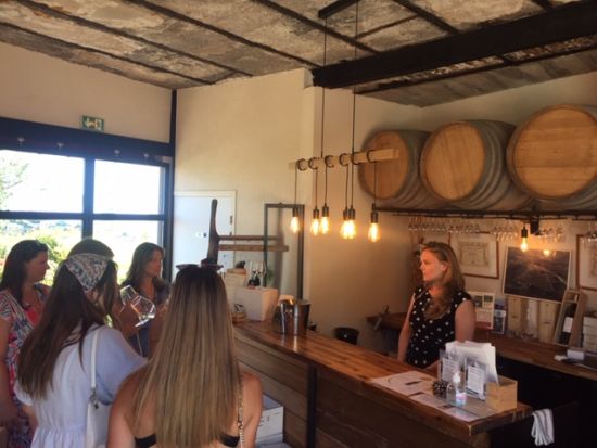 原産地のワインに舌鼓！香水のかおる町グラース1日ツアー＜ニース発＞