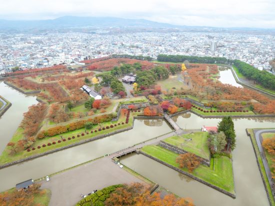 貸切観光タクシー 函館人気観光地トラピスチヌ修道院・五稜郭公園・金森倉庫群赤レンガ倉庫などをめぐる旅＜3時間／1～9名／函館市内ホテル・空港送迎可／函館市＞ 