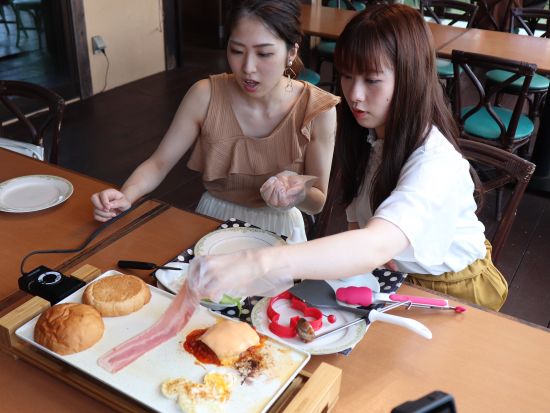 佐世保バーガー手作り体験　絶景を観ながら、こだわりのバーガーにかぶりつく！ポテト＆ワンドリンク付き　＜佐世保バーガー本店／佐世保市＞