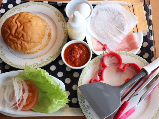 佐世保バーガー手作り体験　絶景を観ながら、こだわりのバーガーにかぶりつく！ポテト＆ワンドリンク付き　＜佐世保バーガー本店／佐世保市＞