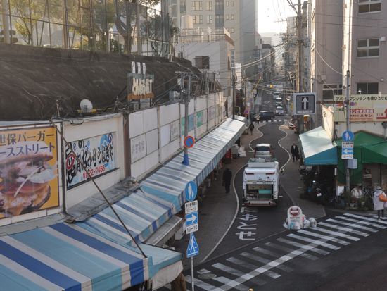 pixta_佐世保とんねる横丁65243149_M