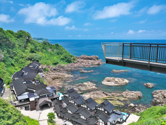 待望の復活！金沢発着奥能登ぐるり一週！絶景8ヶ所を巡る日帰りバスツアー　パワースポット聖域の岬＋見附島＋白米千枚田＋輪島朝市など＜ランチ付＞