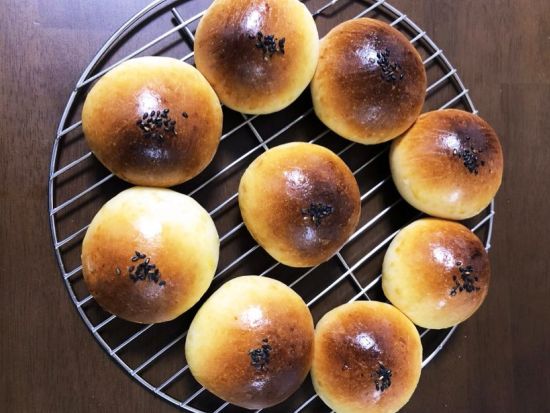 あんパン作りとお点前体験 老舗製餡所の厳選あんを使用し、白あん＆黒あんのあんパン作り＜持ち帰り可＞ by 日本文化体験 庵an