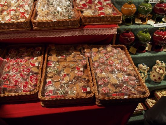 冬のブダペスト クリスマスマーケット＋オペラハウス観光＜11月～12月／日本語／ブダペスト発＞