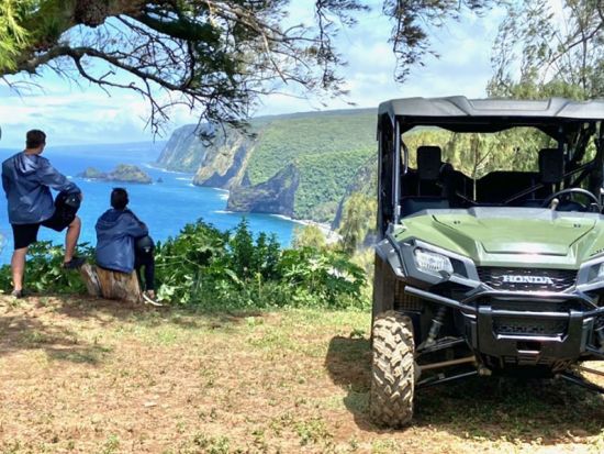 ハワイ島 UTVツアー　コハラコーストの豊かな熱帯雨林や壮大なポロル渓谷をスリル満点のUTV（バギー）で巡る ＜英語ガイド＞
